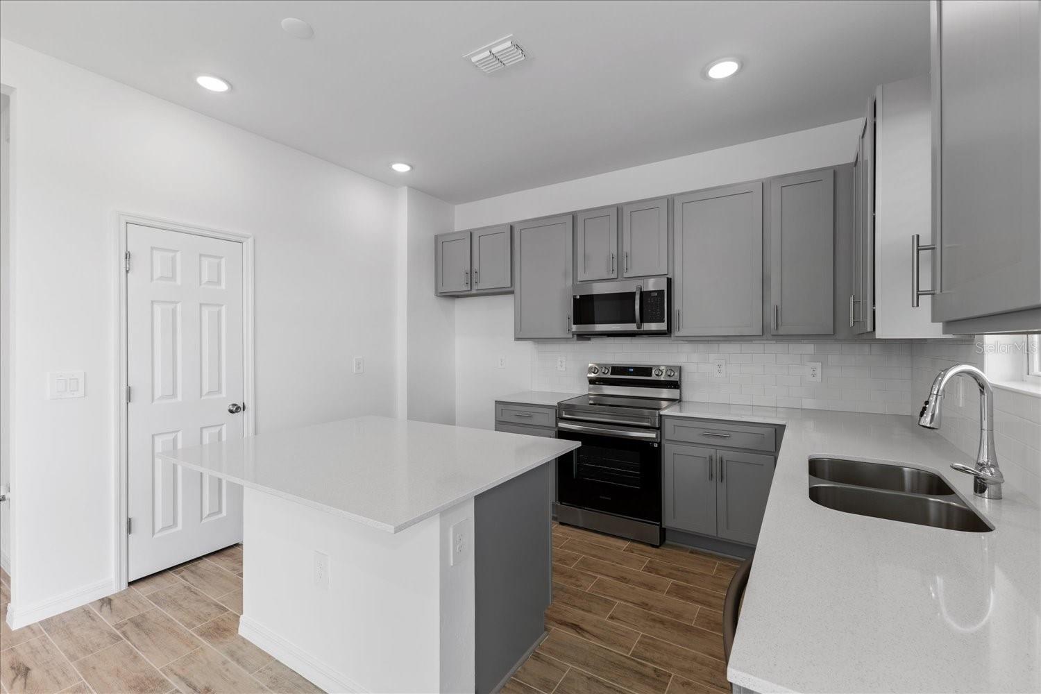 LIBERTY STATION TOWNHOMES - Residential