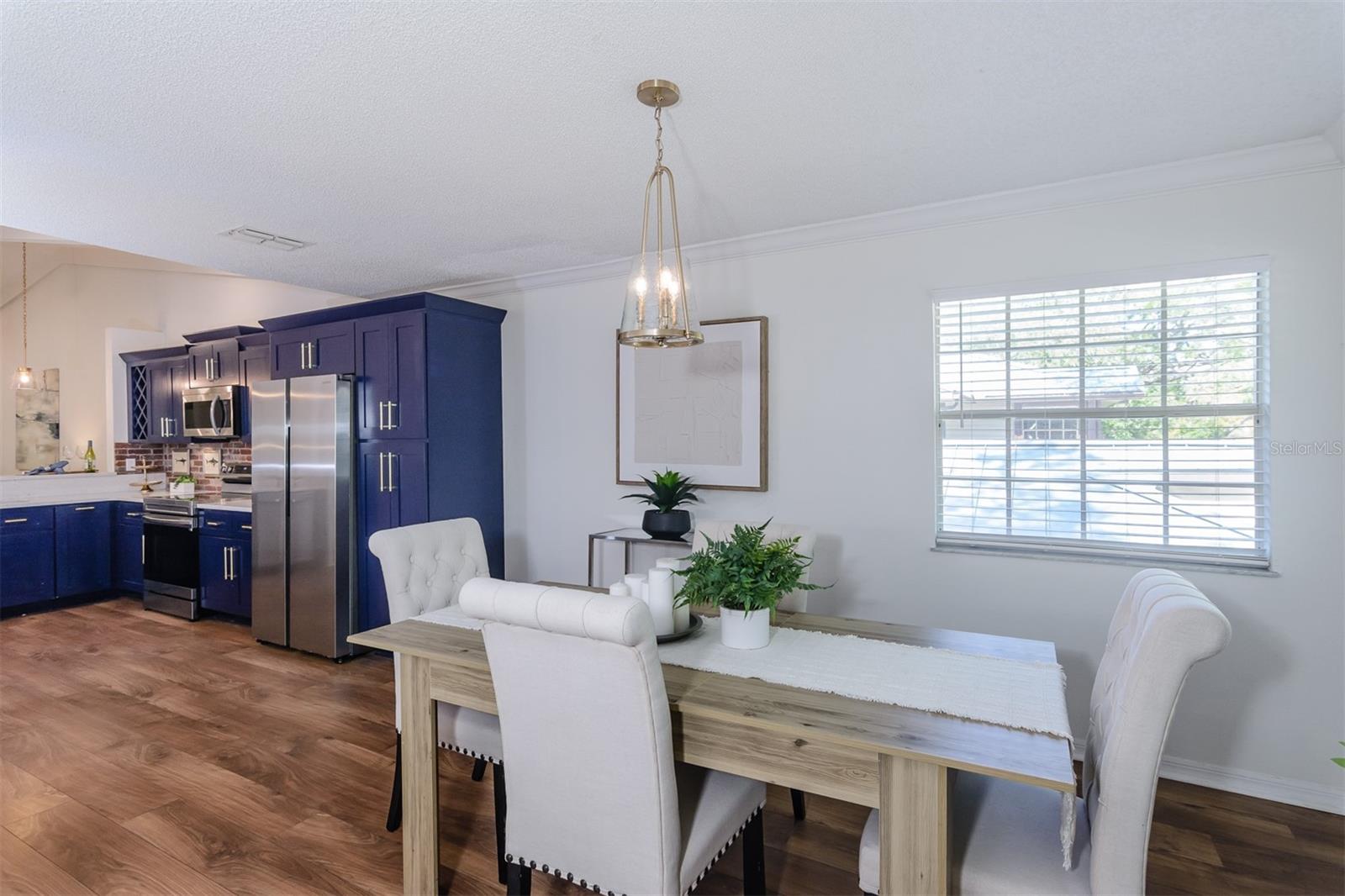 LAUREL OAKS AT COUNTRY WOODS CONDO - Residential