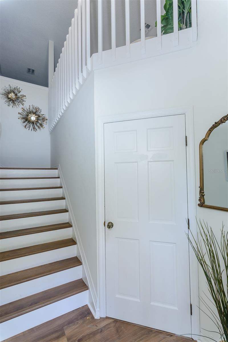 LAUREL OAKS AT COUNTRY WOODS CONDO - Residential