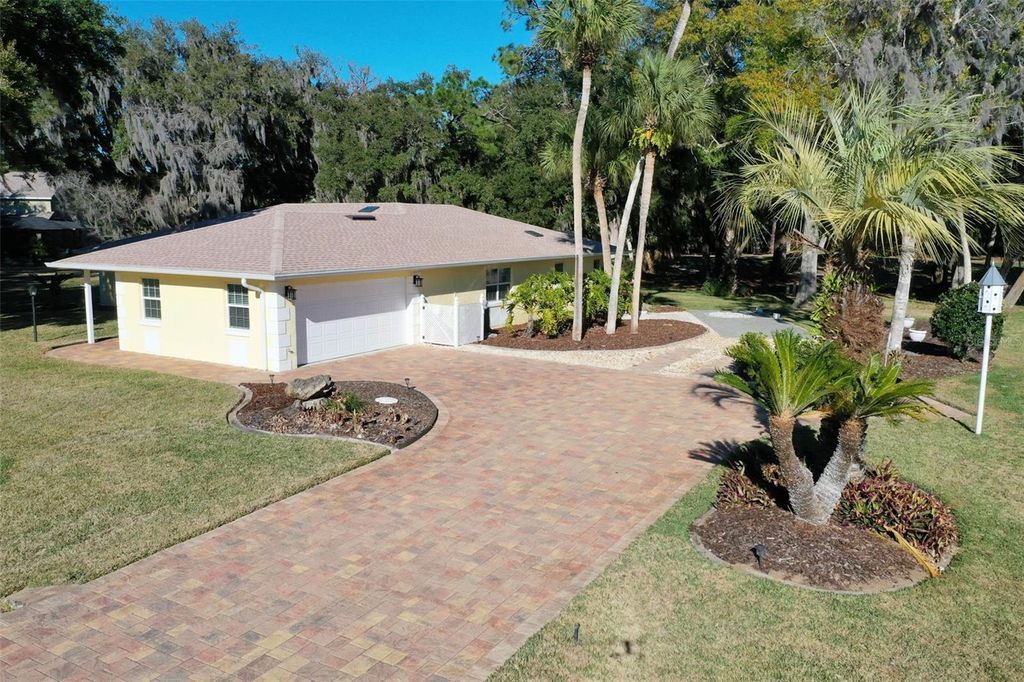 Photo of 8 Cole Place, Palm Coast, FL 32137 (MLS # FC315795)