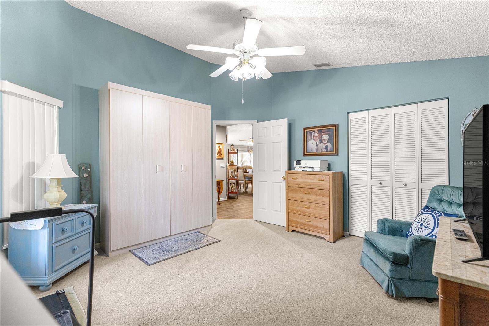 ON TOP OF THE WORLD - Residential