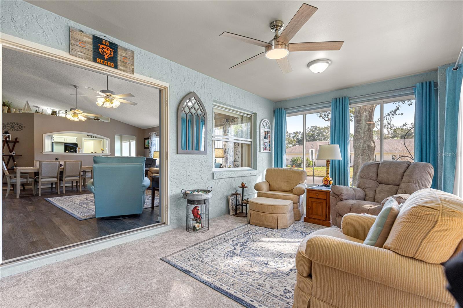 ON TOP OF THE WORLD - Residential