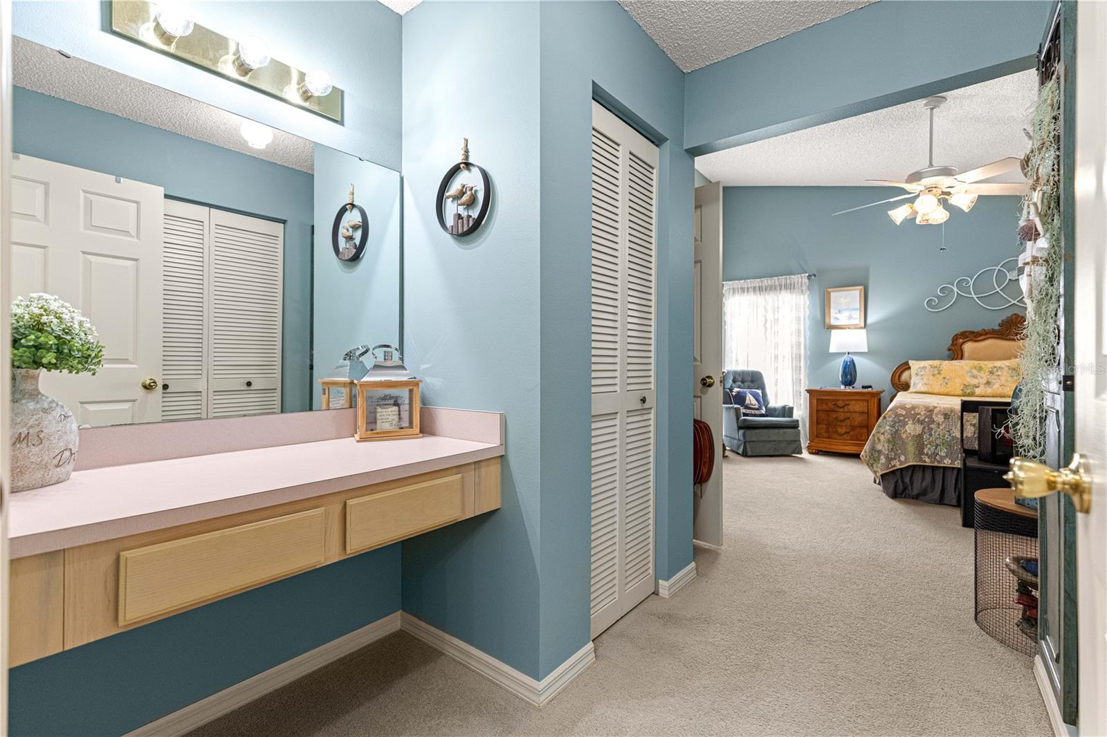 ON TOP OF THE WORLD - Residential