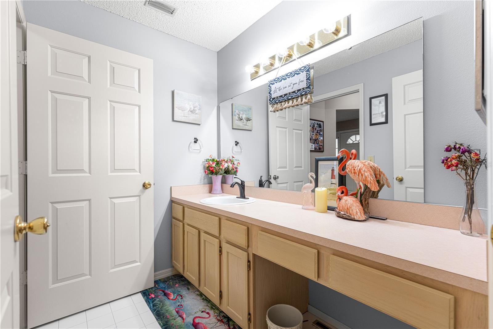 ON TOP OF THE WORLD - Residential