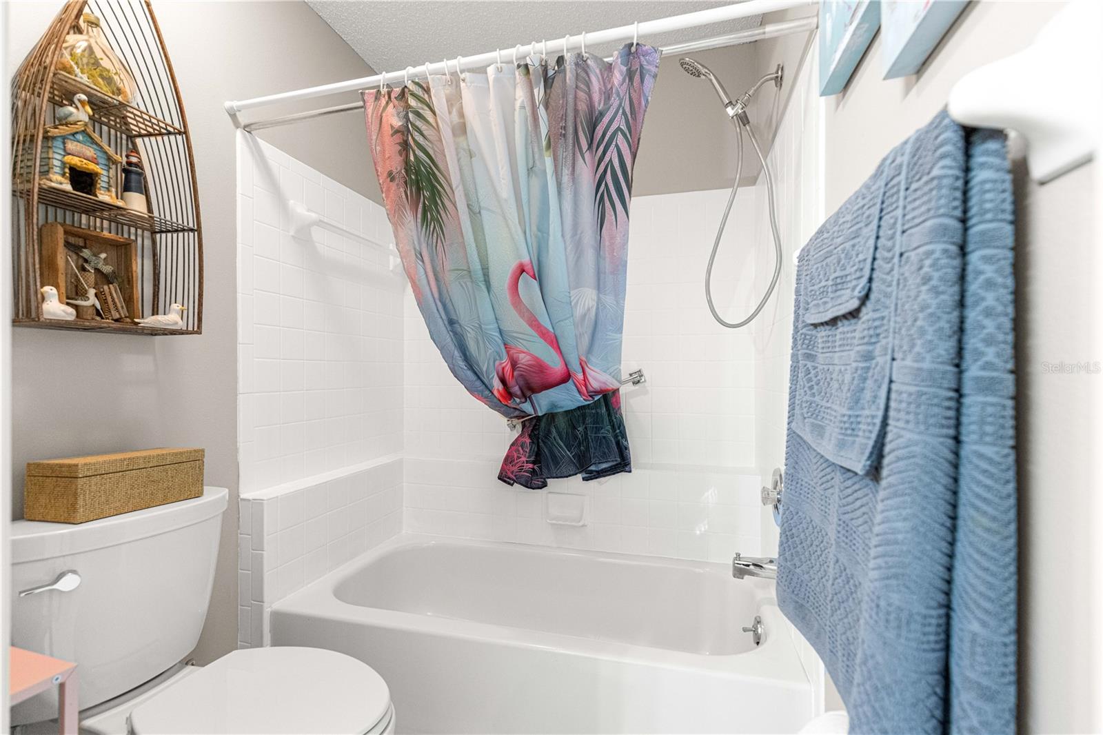 ON TOP OF THE WORLD - Residential