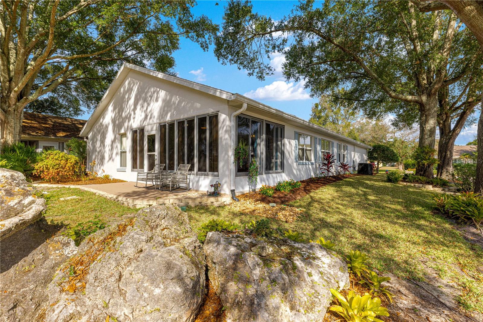 ON TOP OF THE WORLD - Residential