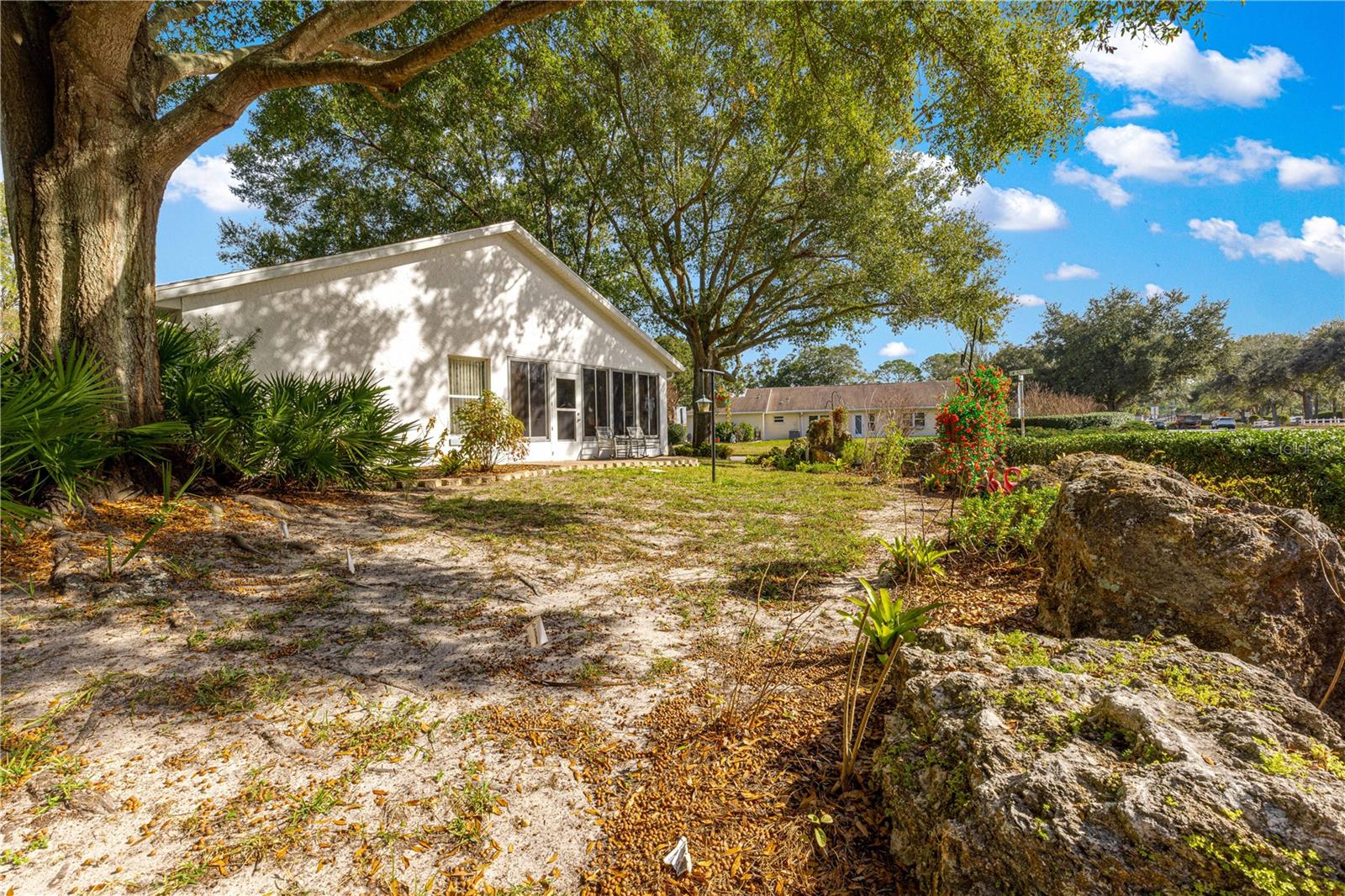 ON TOP OF THE WORLD - Residential