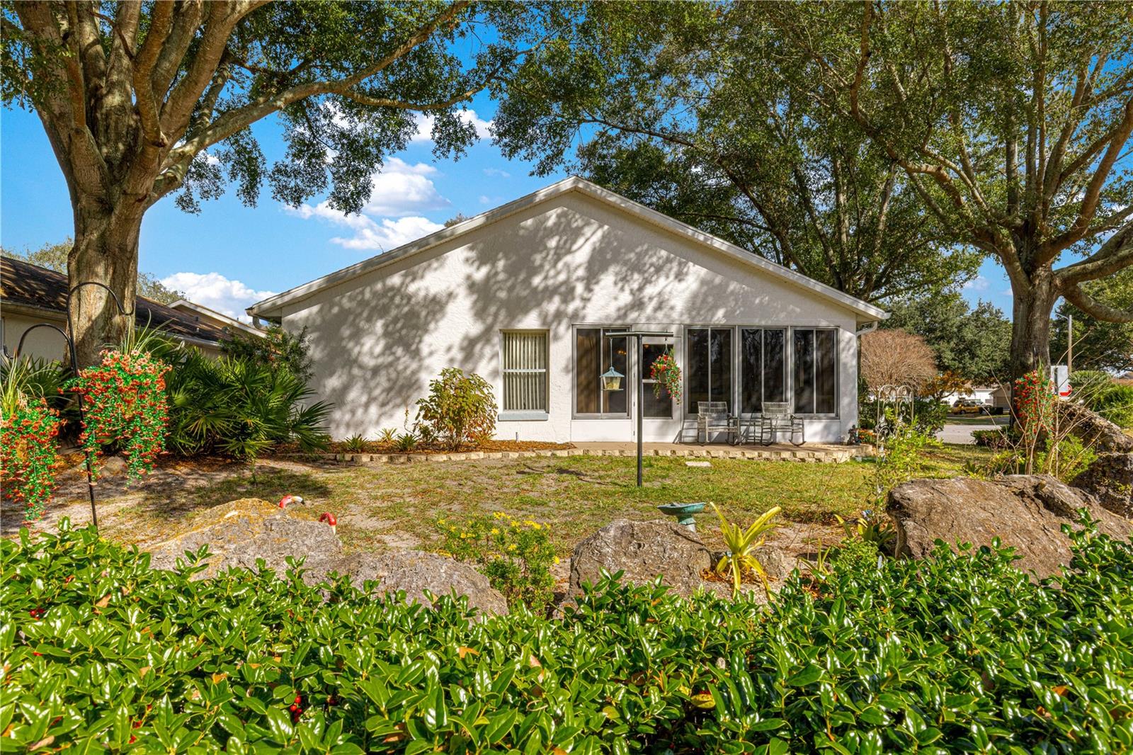 ON TOP OF THE WORLD - Residential