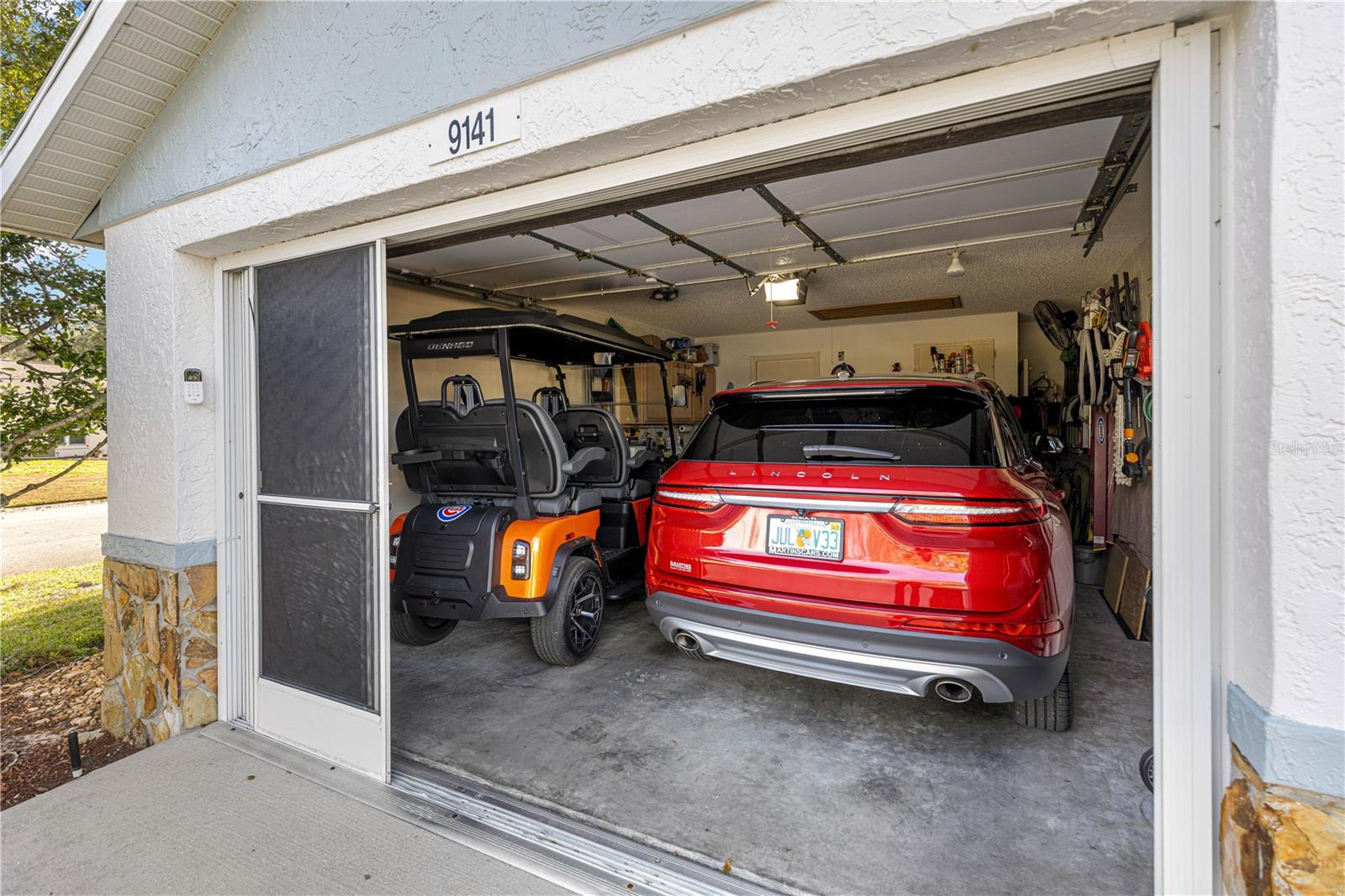 ON TOP OF THE WORLD - Residential