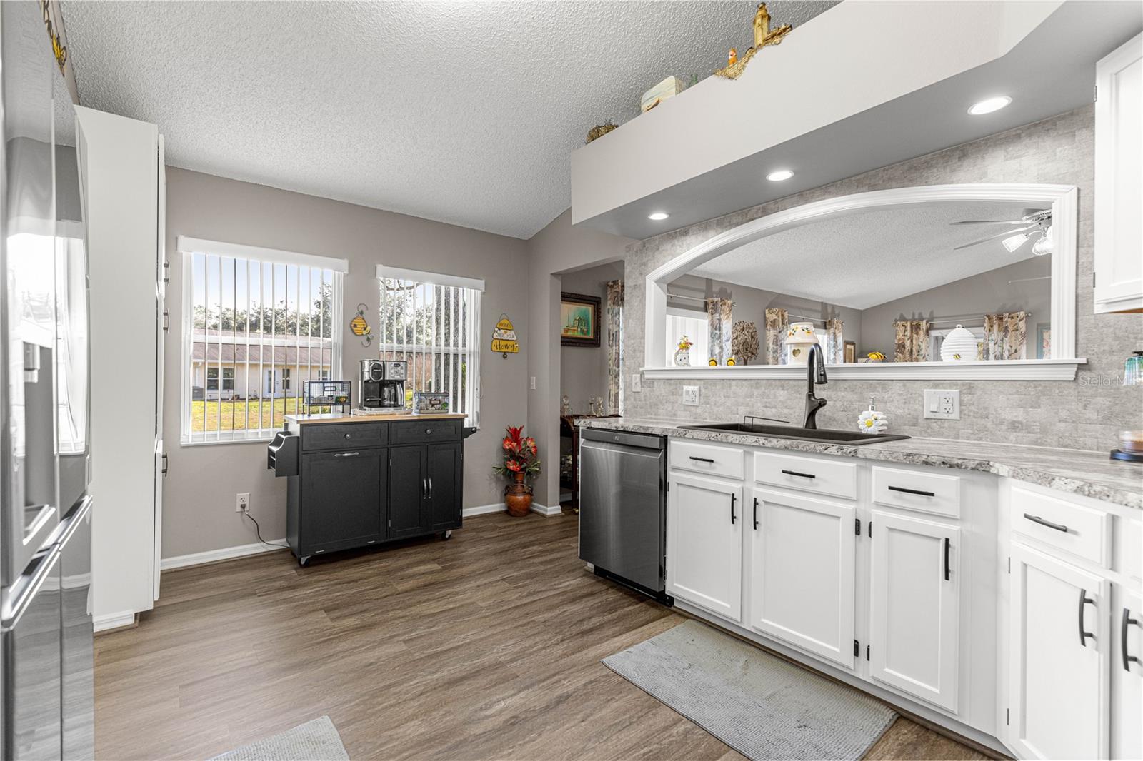 ON TOP OF THE WORLD - Residential