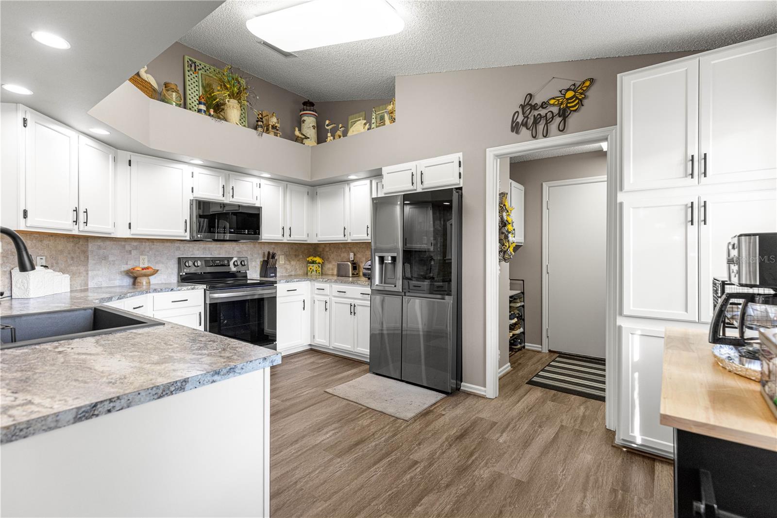 ON TOP OF THE WORLD - Residential