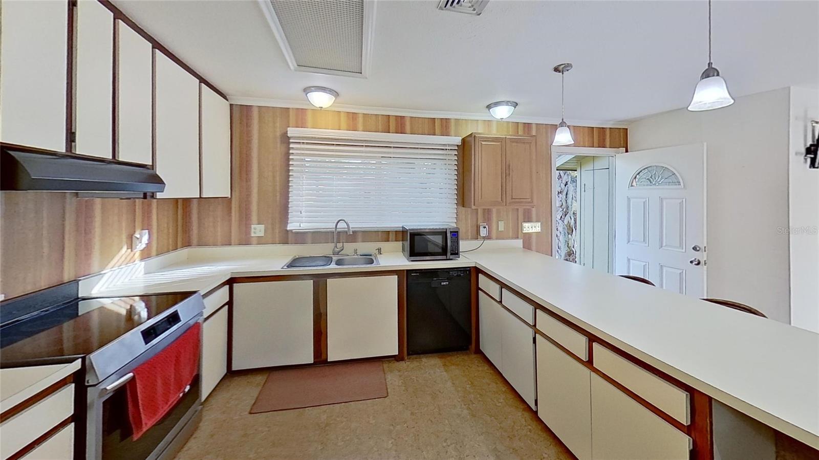 SUNNYBROOK - Residential