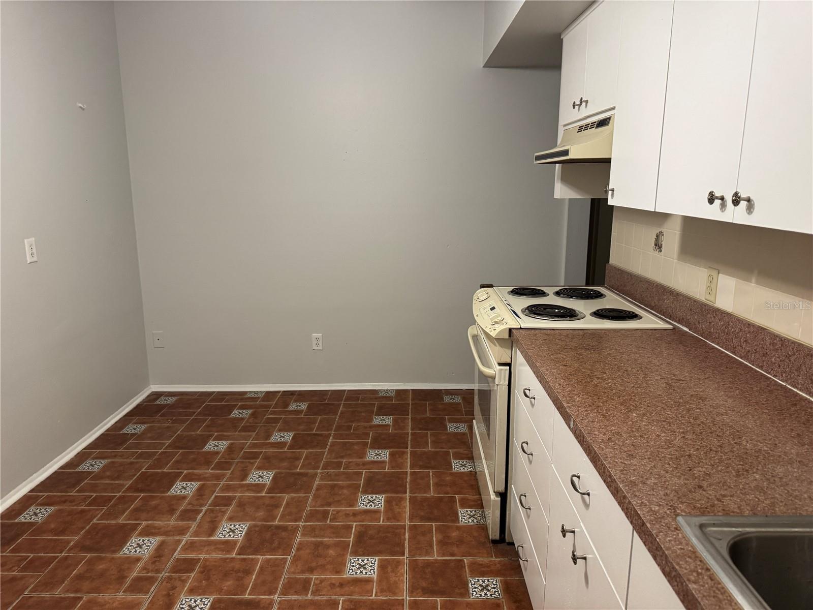 MA BY GLAD GARDENS - Residential Lease