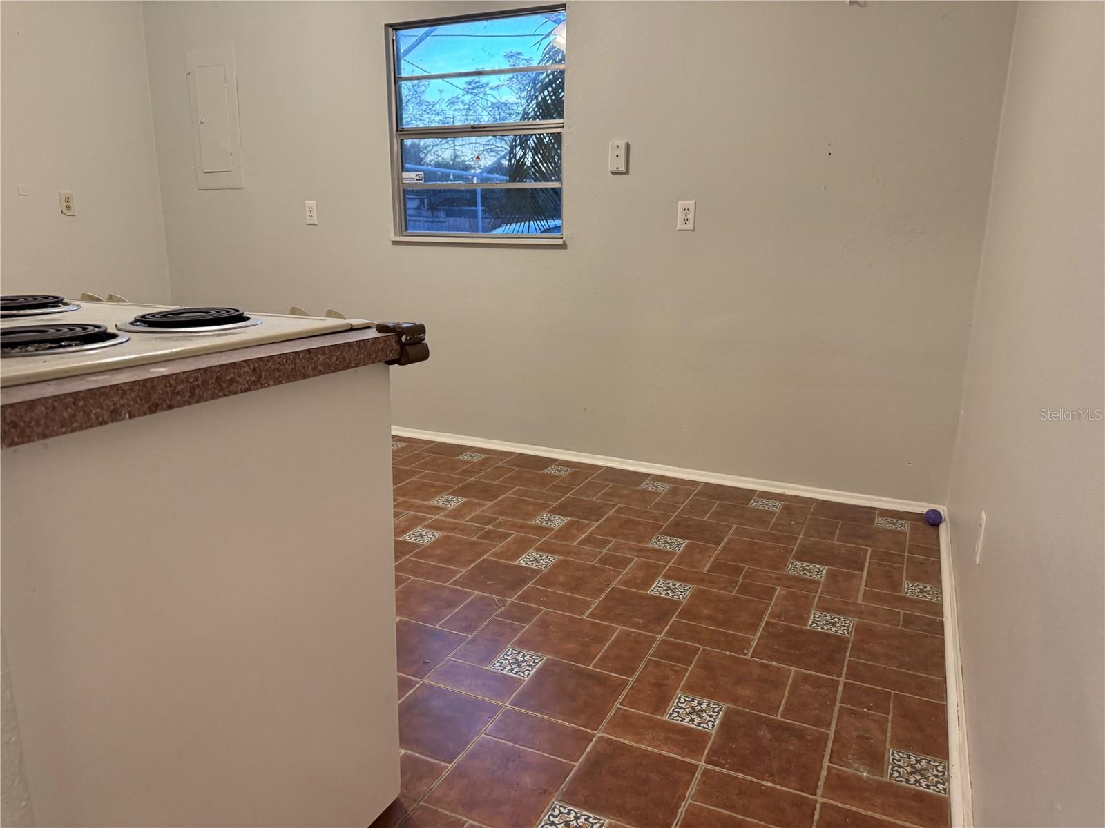 MA BY GLAD GARDENS - Residential Lease