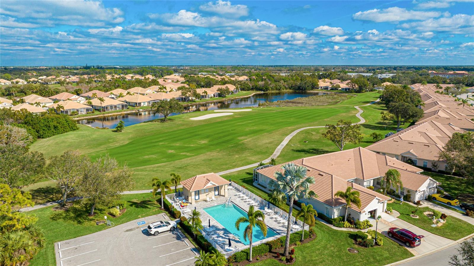 PELICAN POINTE GOLF & CNTRY CL - Residential