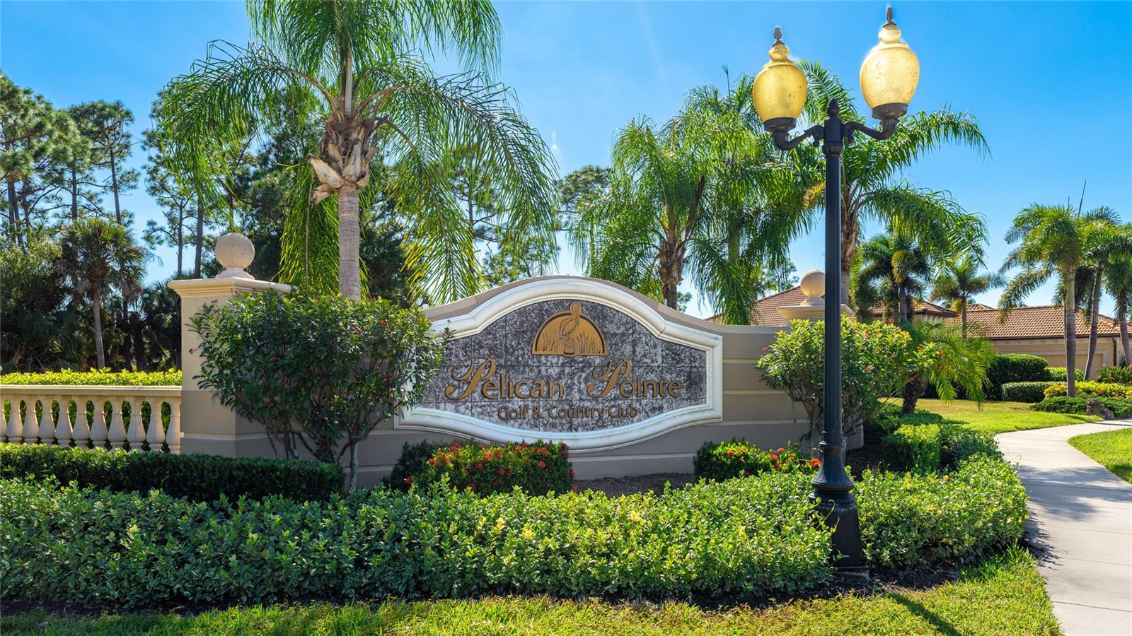 PELICAN POINTE GOLF & CNTRY CL - Residential