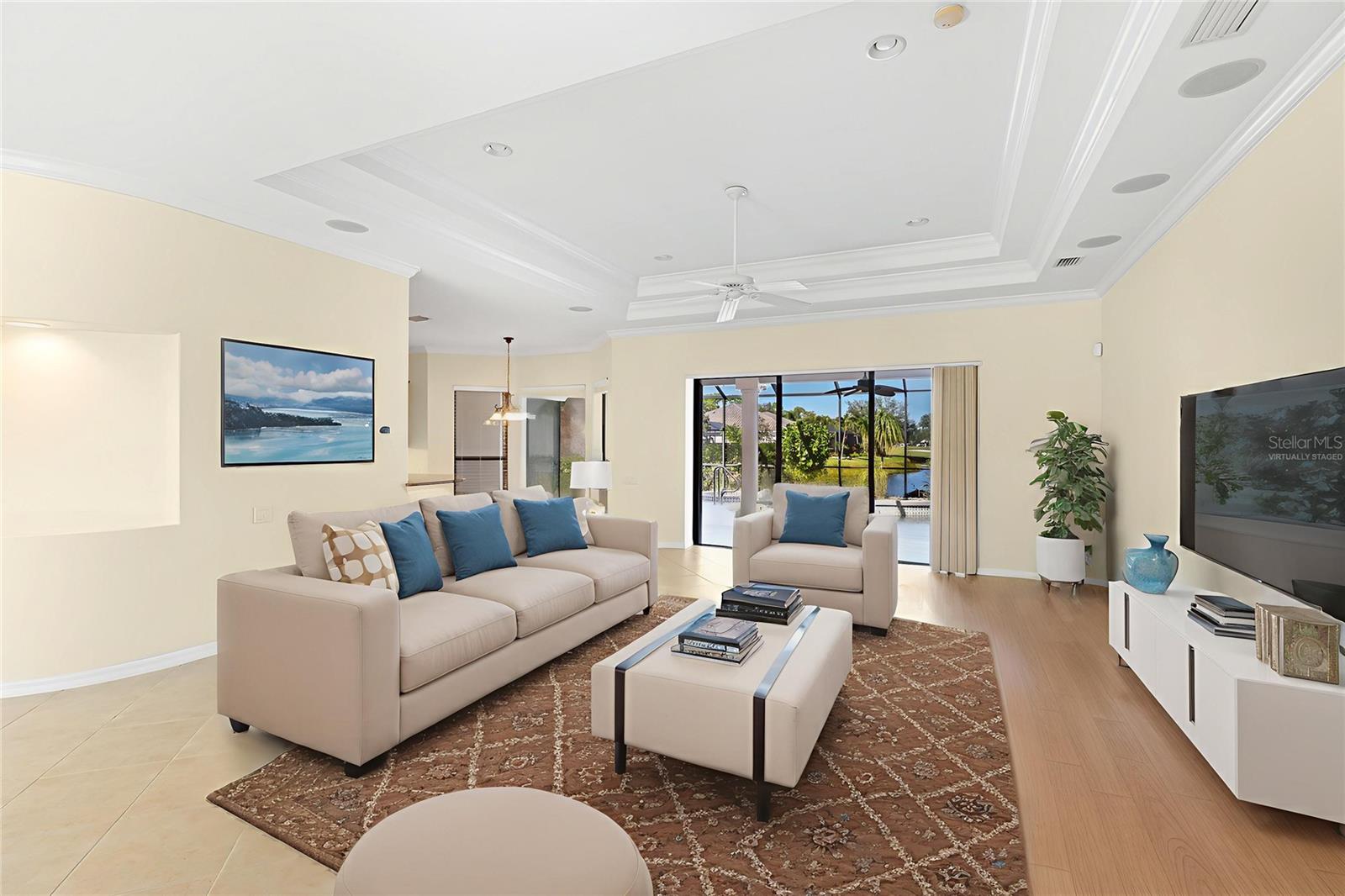 PELICAN POINTE GOLF & CNTRY CL - Residential