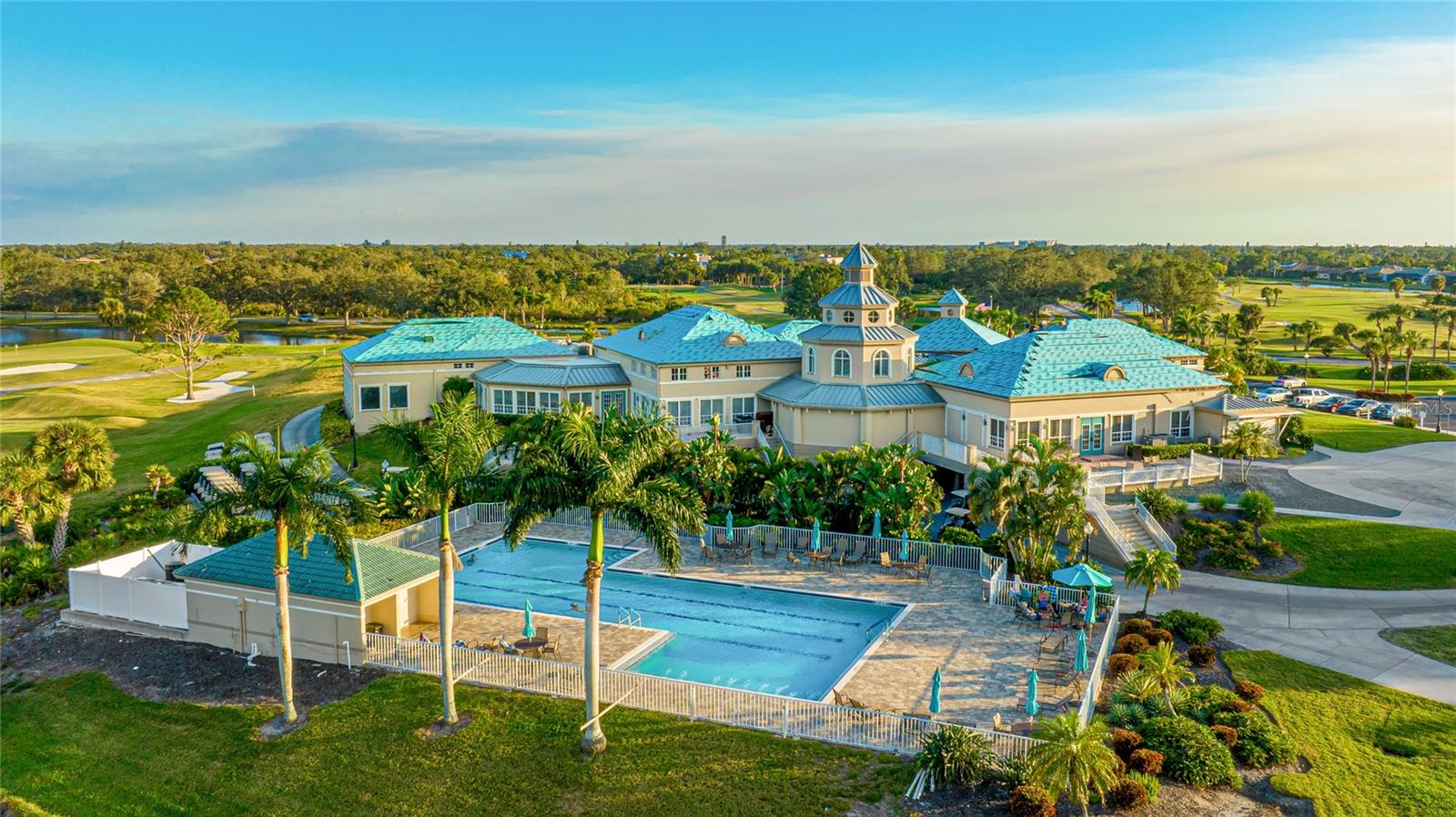 PELICAN POINTE GOLF & CNTRY CL - Residential