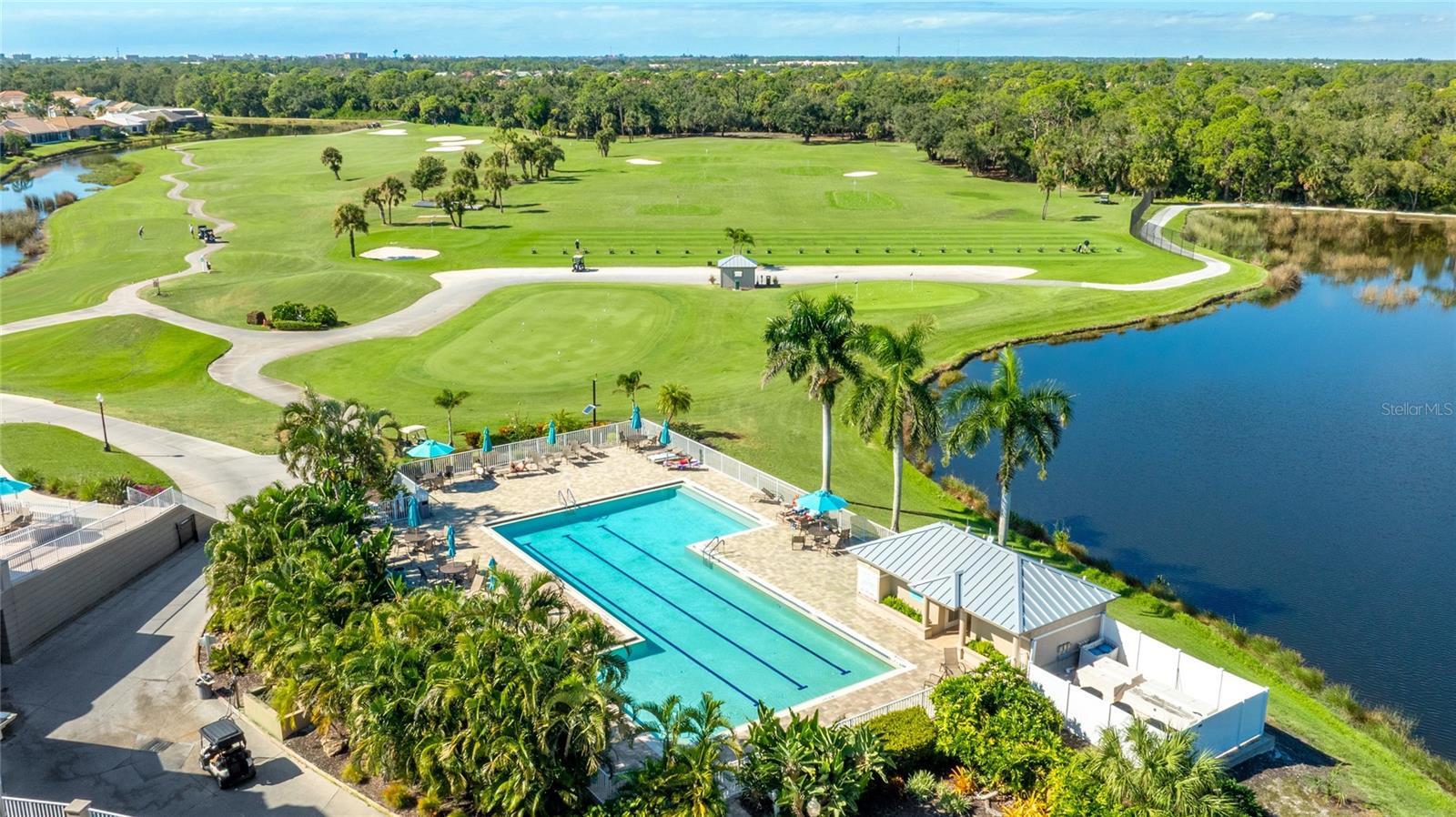 PELICAN POINTE GOLF & CNTRY CL - Residential