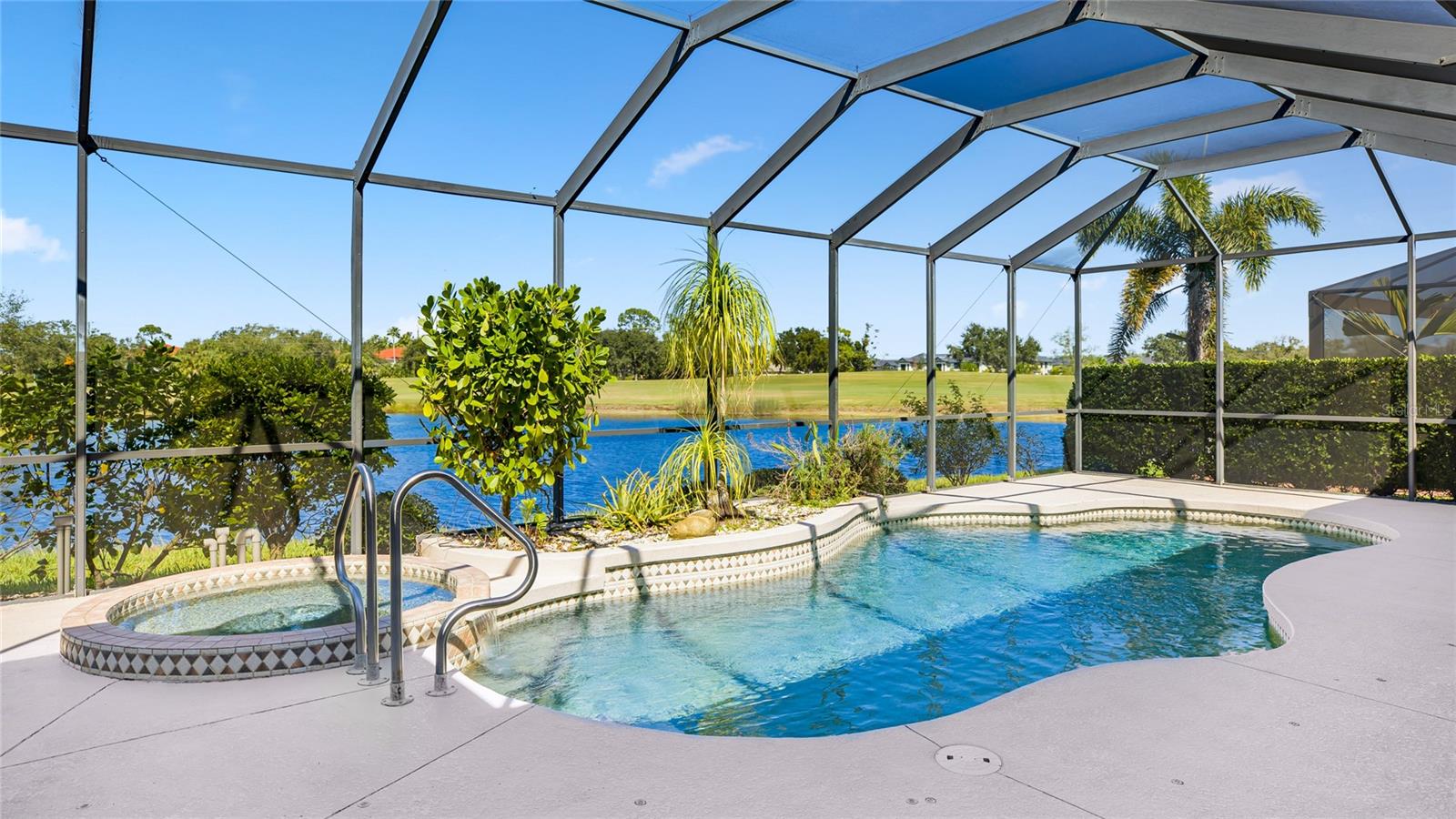 PELICAN POINTE GOLF & CNTRY CL - Residential