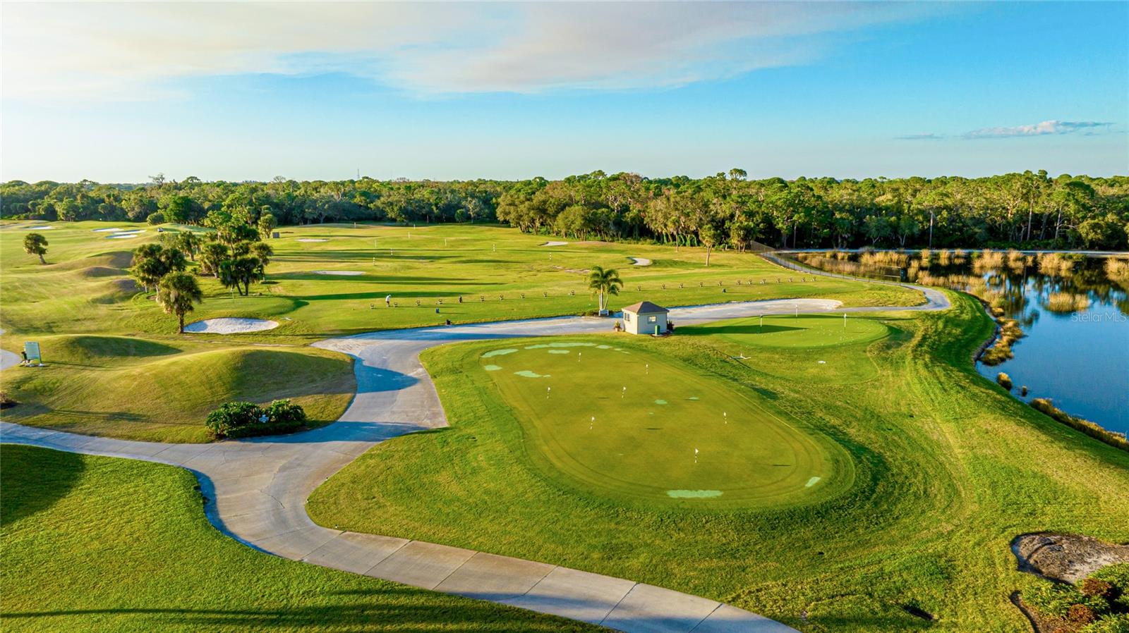 PELICAN POINTE GOLF & CNTRY CL - Residential