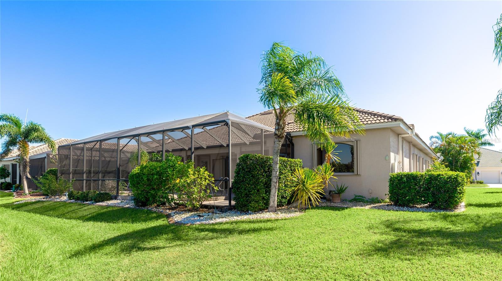 PELICAN POINTE GOLF & CNTRY CL - Residential