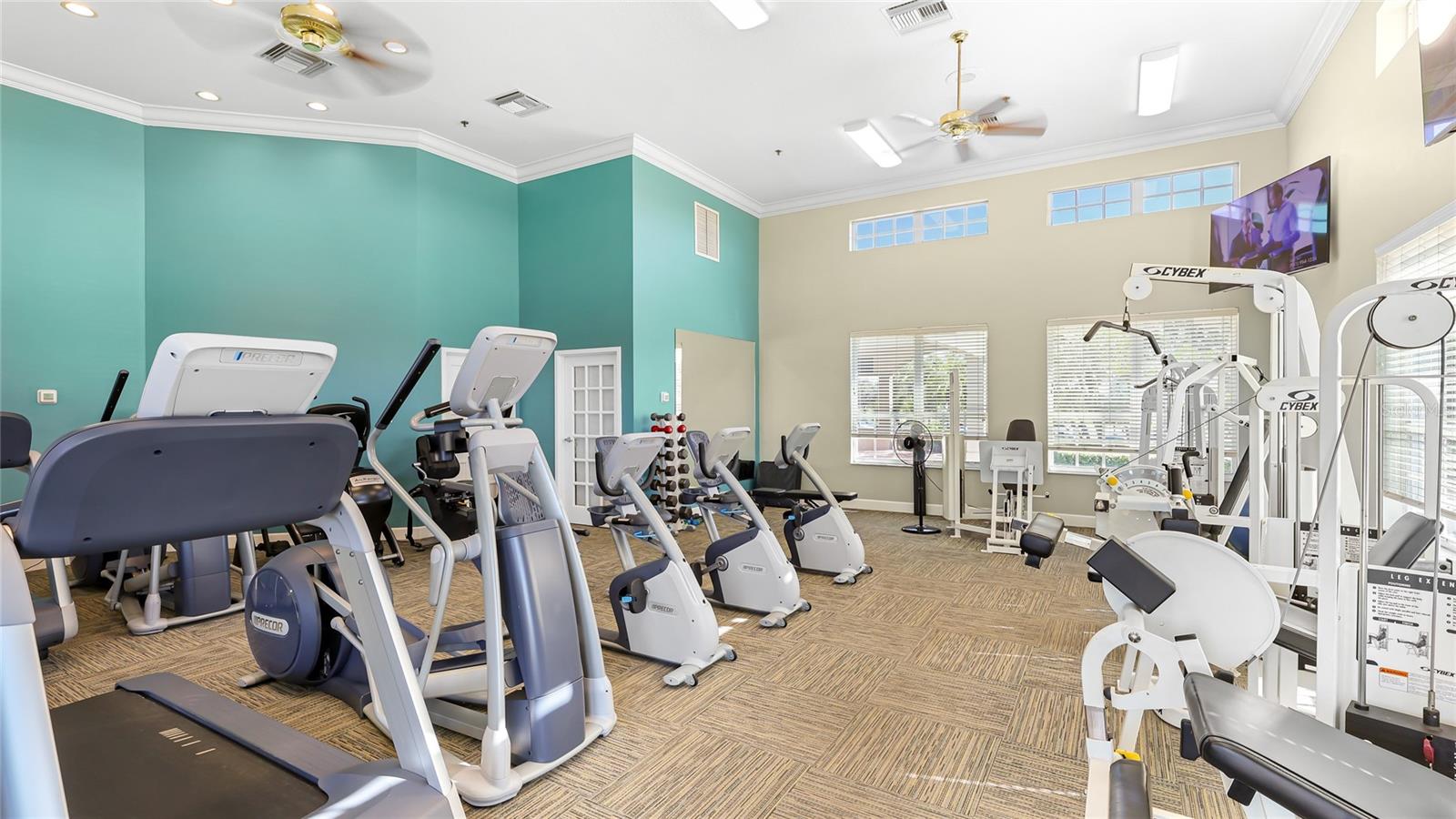 PELICAN POINTE GOLF & CNTRY CL - Residential