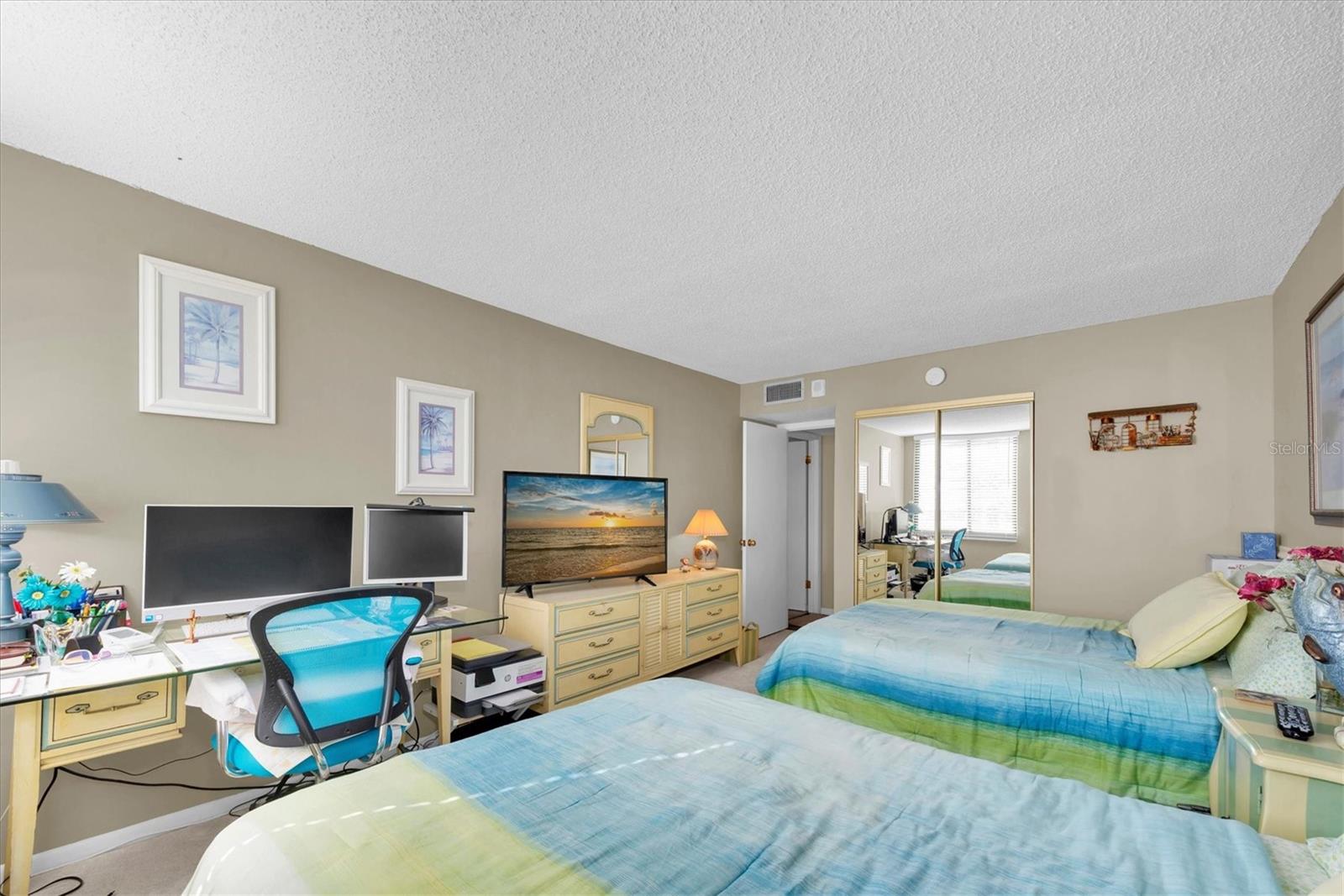 DIAMOND ISLE CONDO - Residential