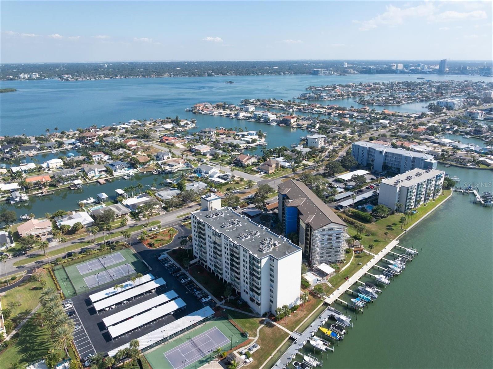 DIAMOND ISLE CONDO - Residential