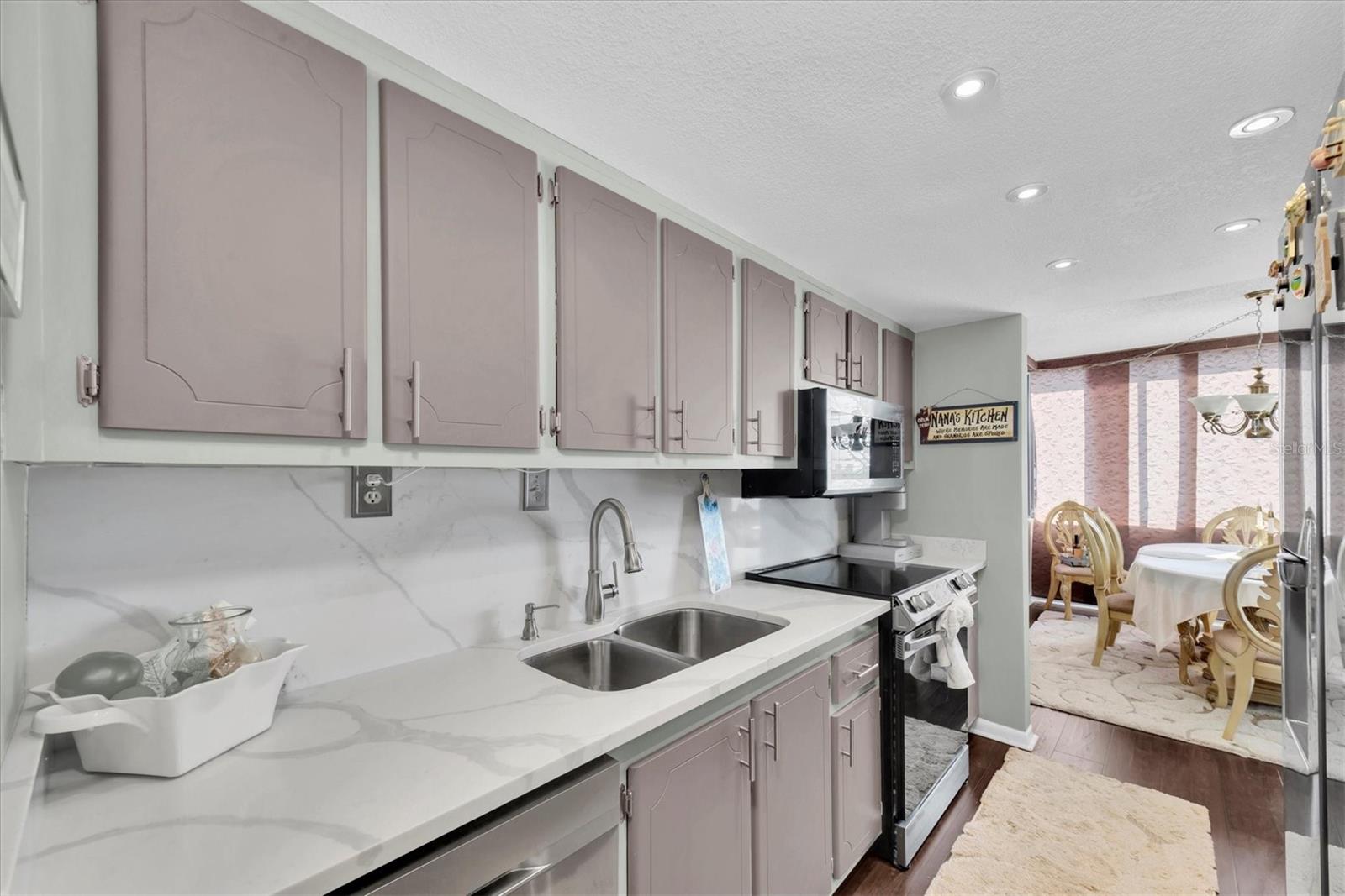 DIAMOND ISLE CONDO - Residential