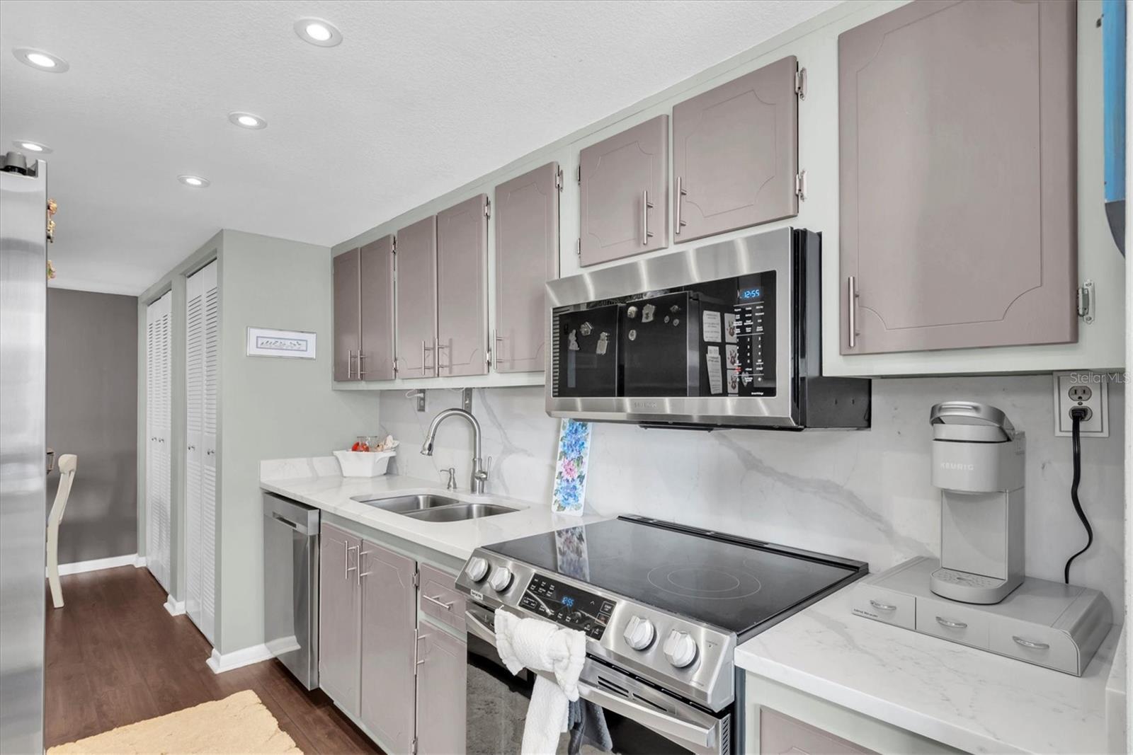 DIAMOND ISLE CONDO - Residential