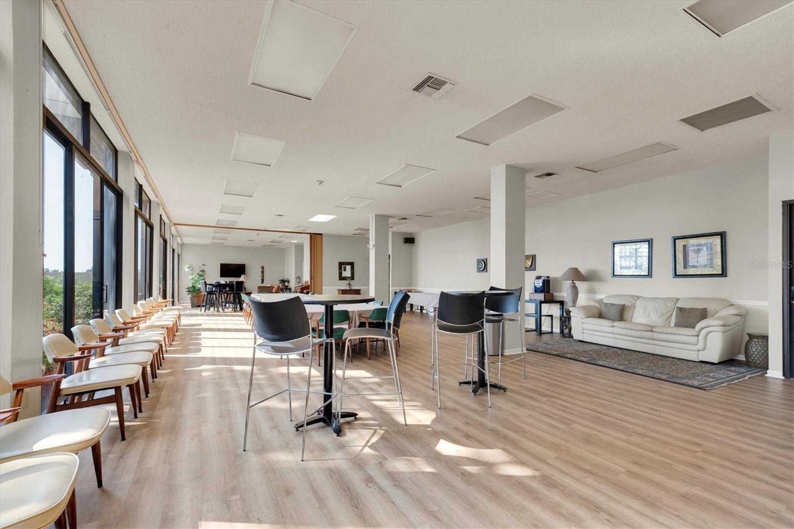 DIAMOND ISLE CONDO - Residential