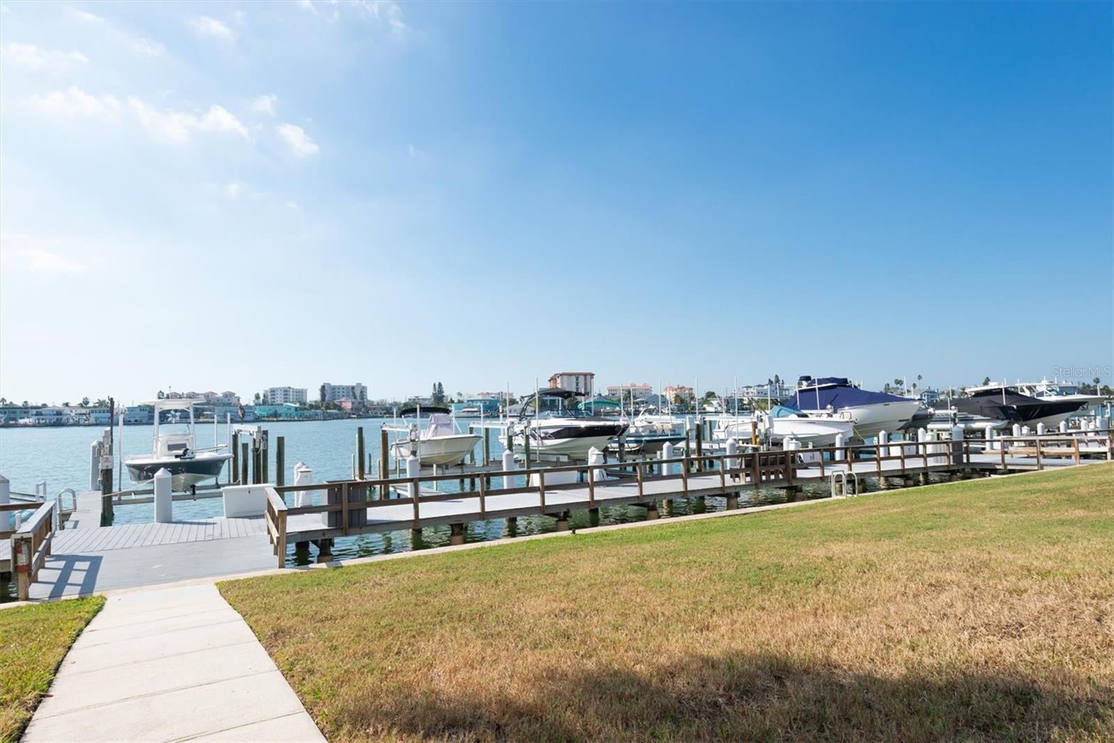 DIAMOND ISLE CONDO - Residential