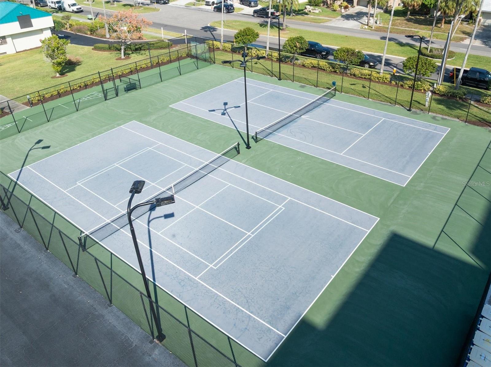 DIAMOND ISLE CONDO - Residential