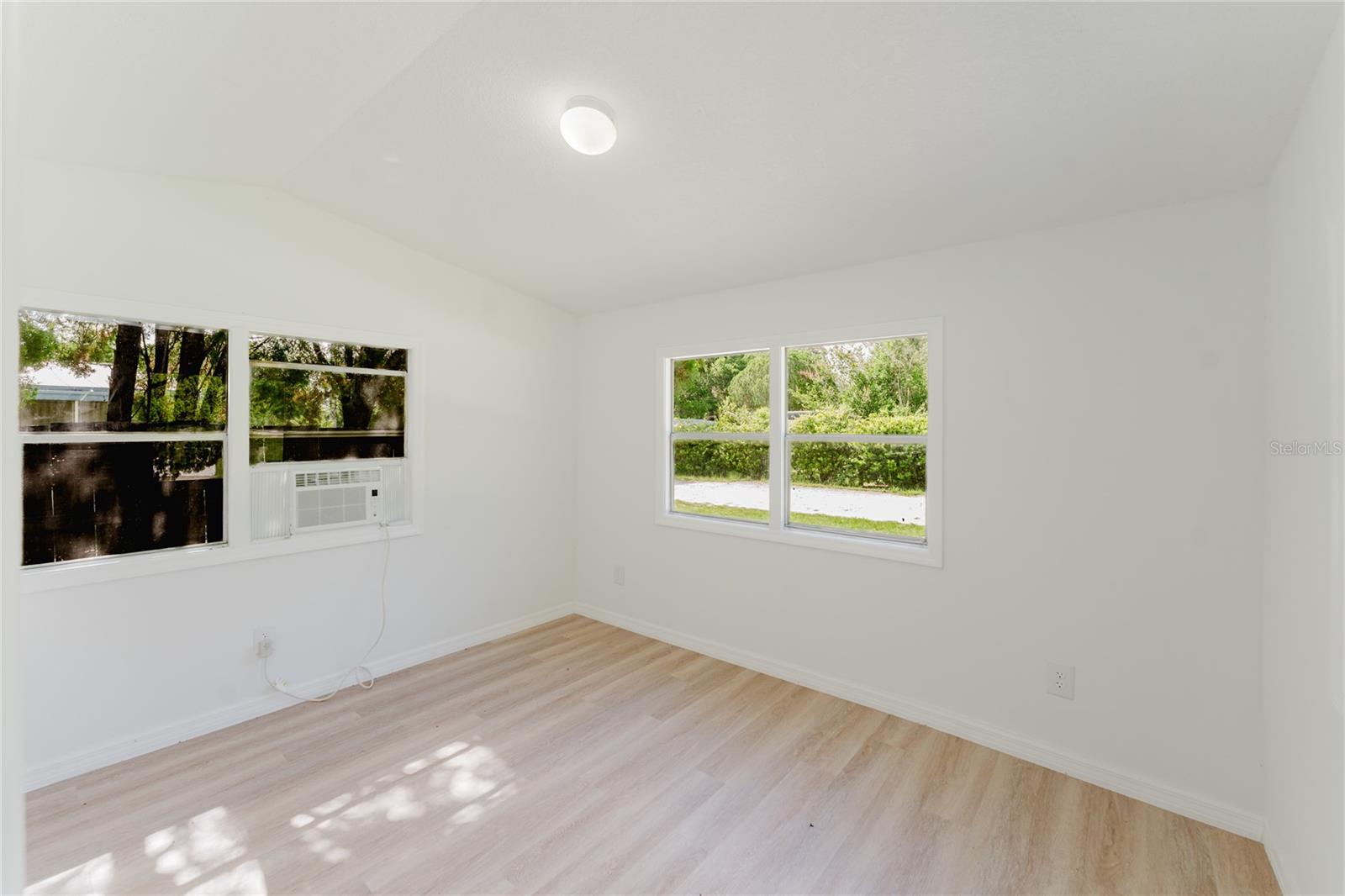 EAST MARION ESTATE - Residential