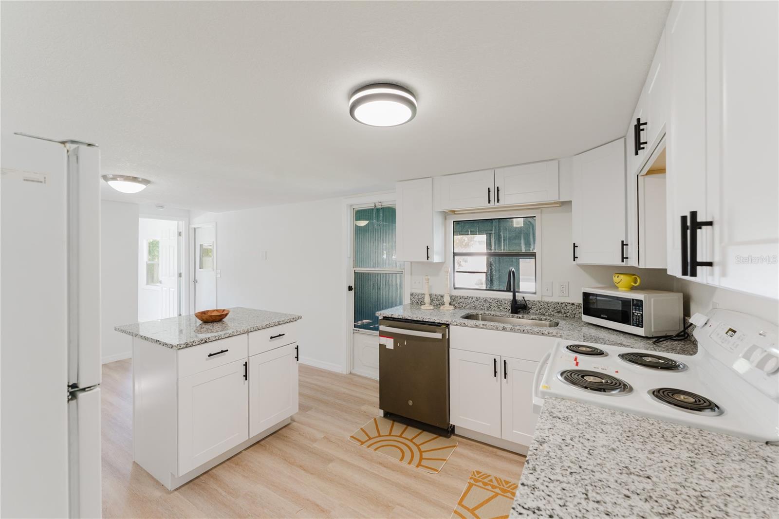 EAST MARION ESTATE - Residential