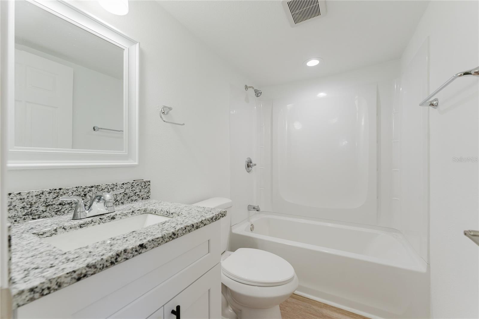 EAST MARION ESTATE - Residential