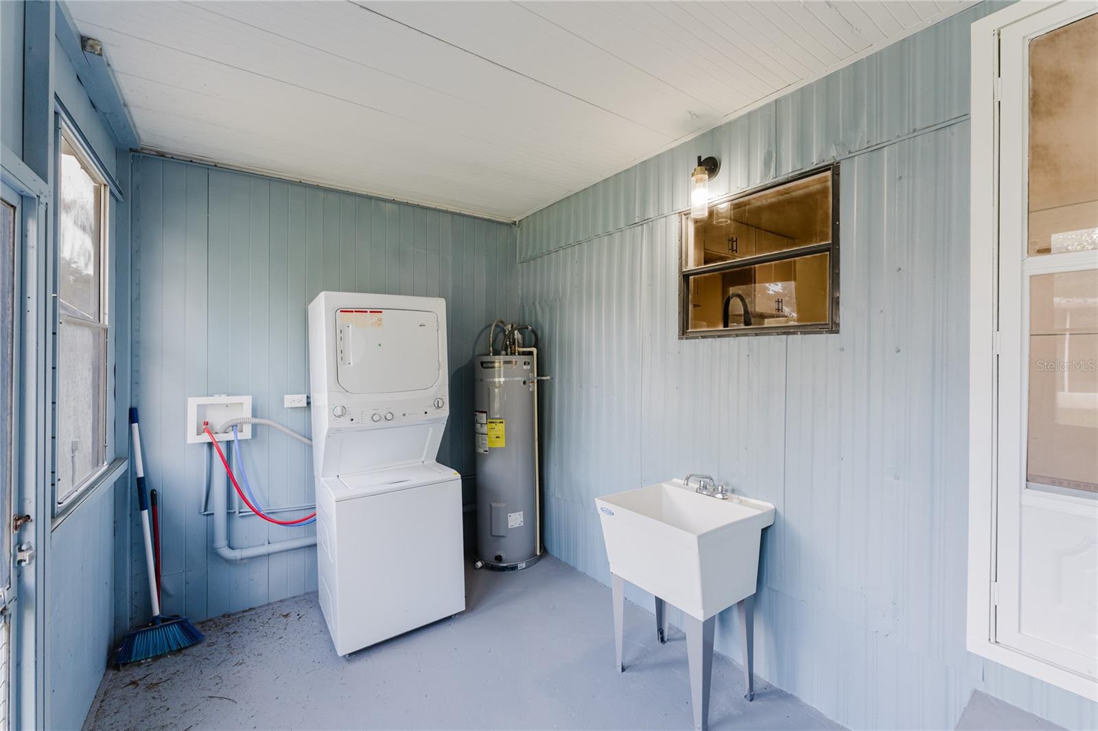 EAST MARION ESTATE - Residential