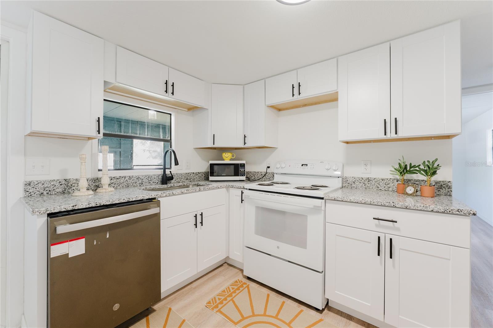 EAST MARION ESTATE - Residential