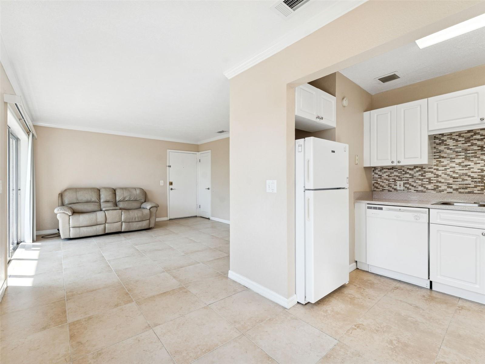WHISPERING OAKS - Residential Lease