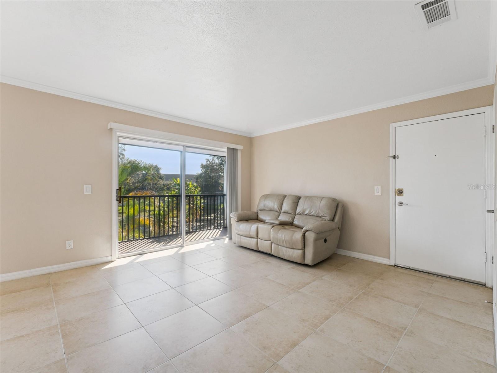 WHISPERING OAKS - Residential Lease