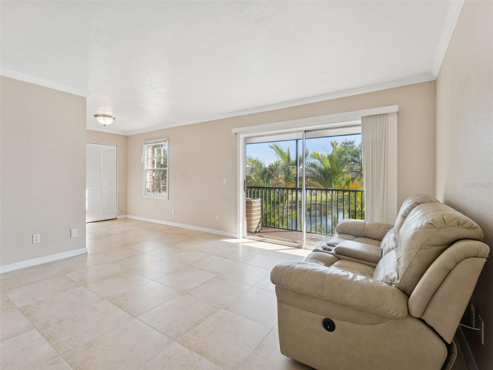 WHISPERING OAKS - Residential Lease