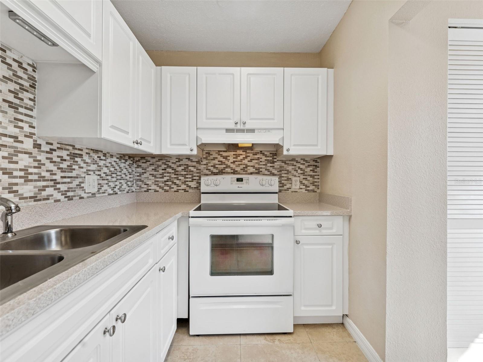 WHISPERING OAKS - Residential Lease