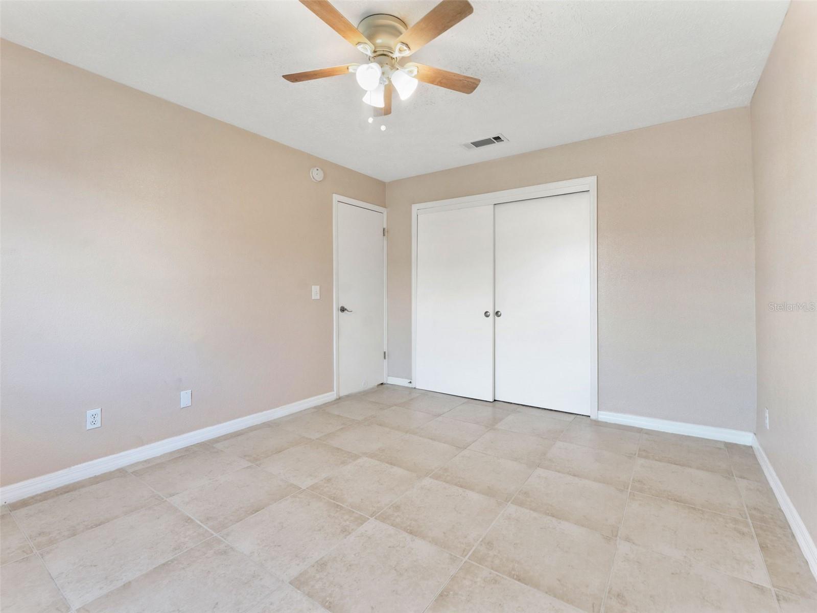 WHISPERING OAKS - Residential Lease