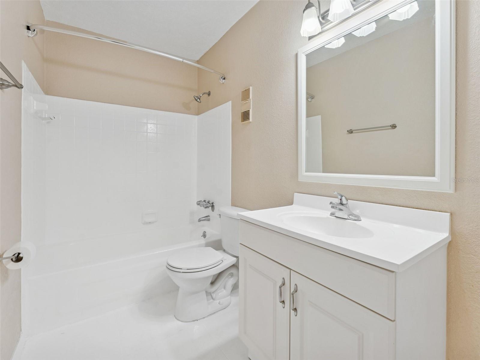 WHISPERING OAKS - Residential Lease