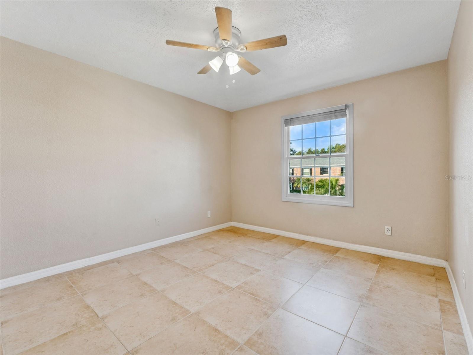 WHISPERING OAKS - Residential Lease
