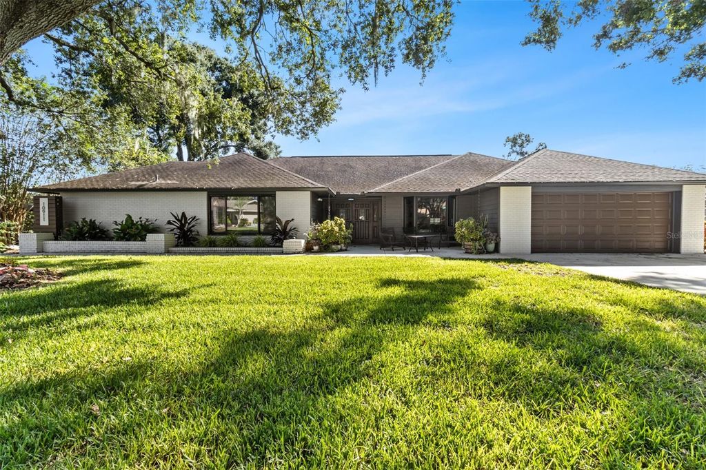 Photo of 10911 Victoria Arbor Way, Temple Terrace, FL 33617 (MLS # TB8429537)