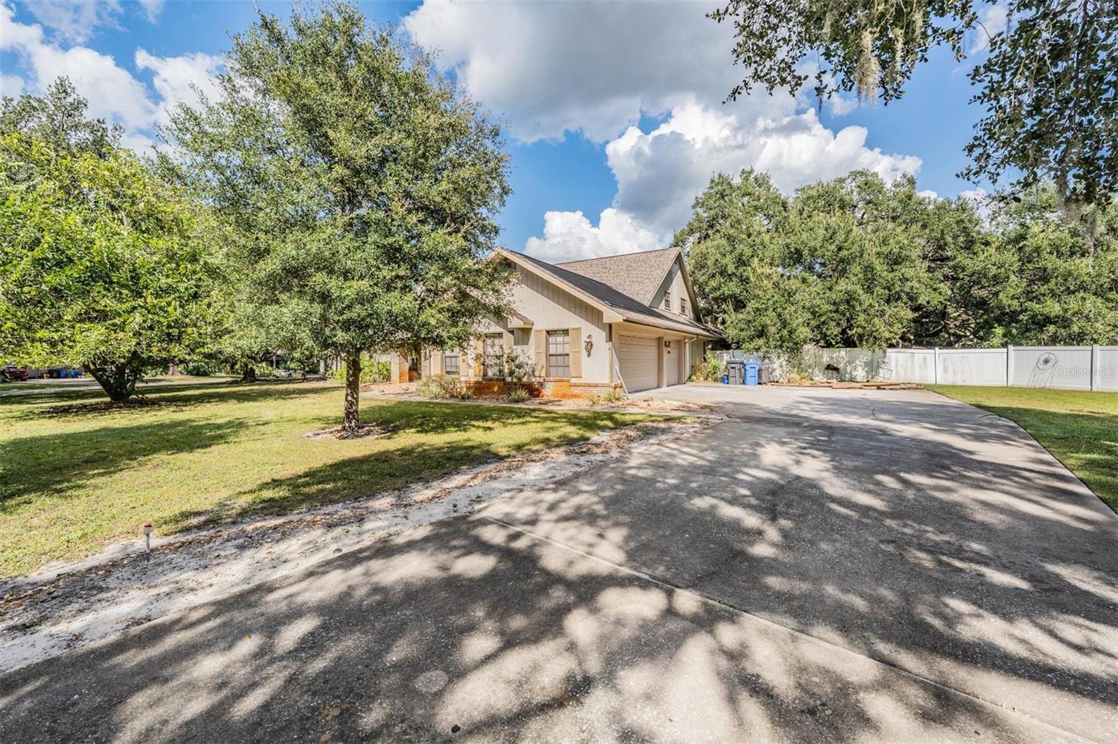 2703 PEMBERTON CREEK DRIVE