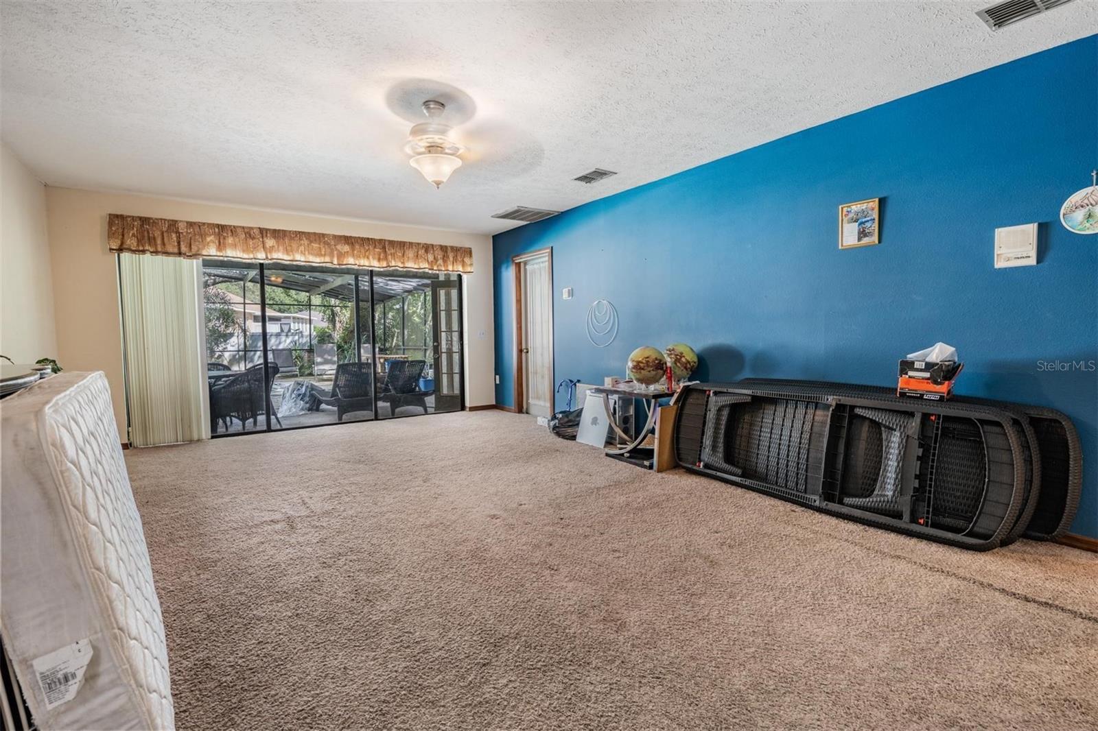 PEMBERTON CREEK - Residential