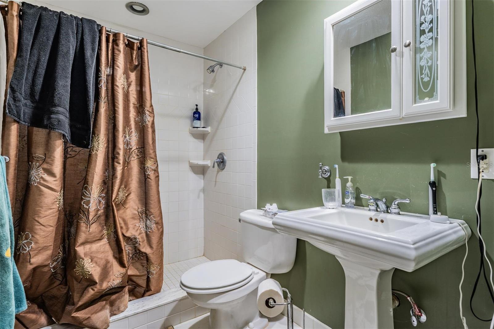 PEMBERTON CREEK - Residential